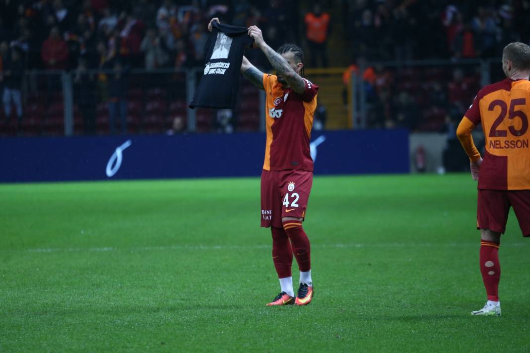 Galatasaray Konyaspor karşısında 3 golle güldü. Yarıştan kopmadı. Maçtan renkli görüntüler 50